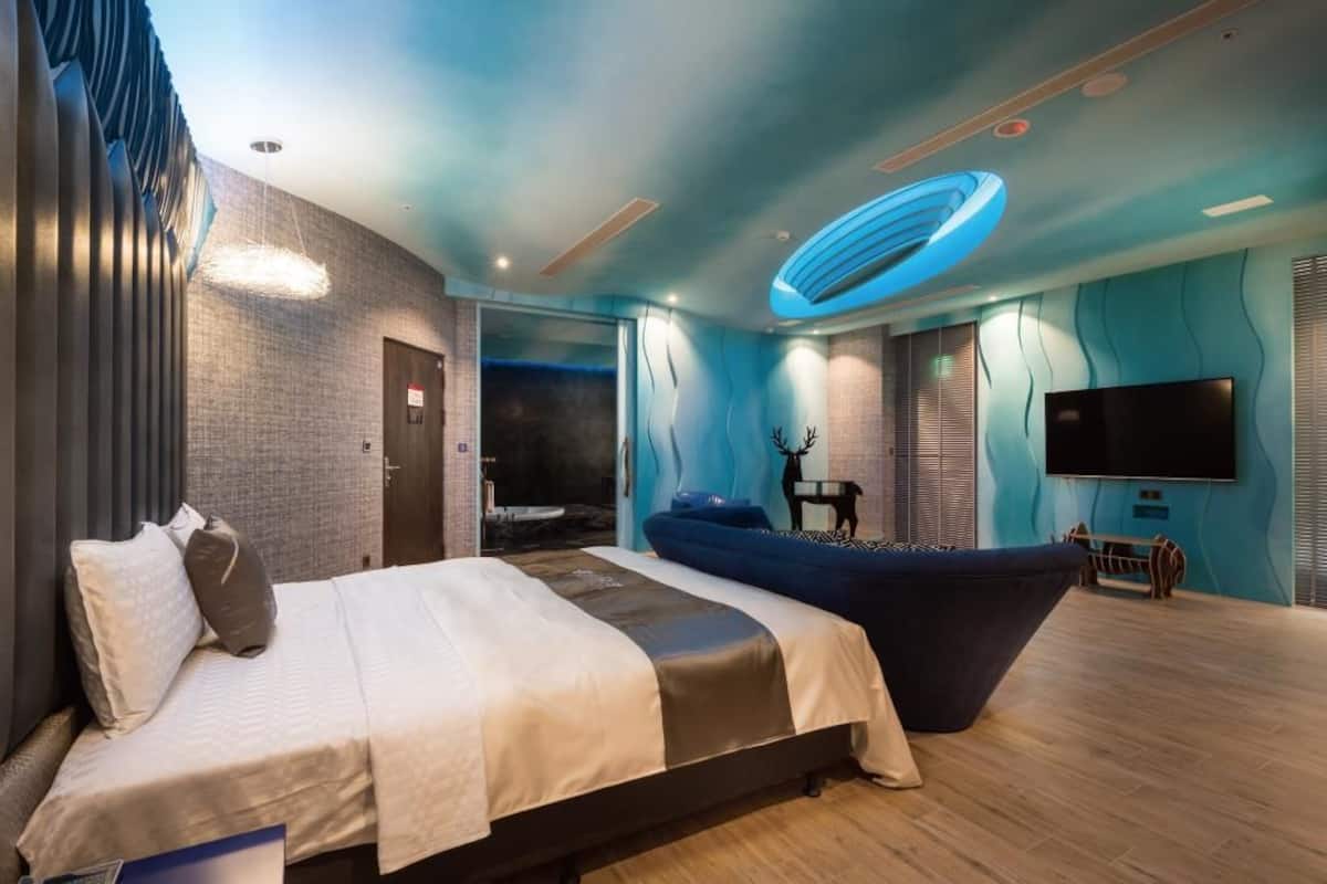 Individually decorated, desk, blackout curtains, soundproofing