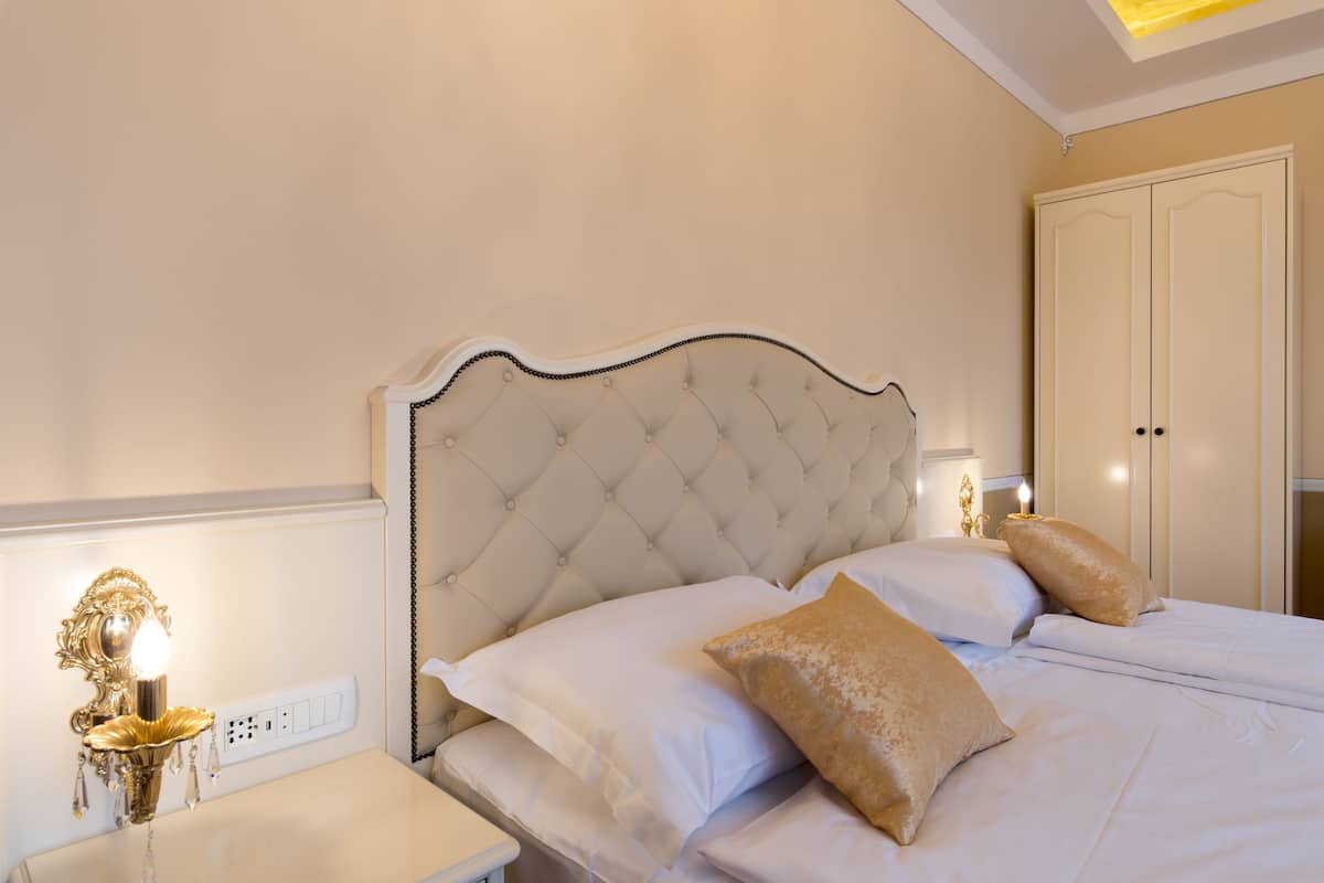 Ropa de cama hipoalergénica y minibar