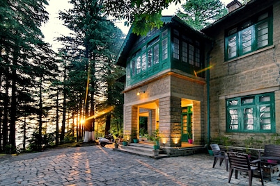 Brij Villa, Dalhousie - A Colonial Luxury Retreat