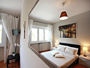 Double Room | Rollaway beds, free WiFi, bed sheets - Vaticanum 67 (Rome)