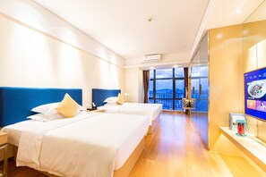 Superior Twin Room | Individually decorated, individually furnished, desk, blackout drapes - Poltton International Service Apartment Hesheng Palza Branch (Guangzhou)