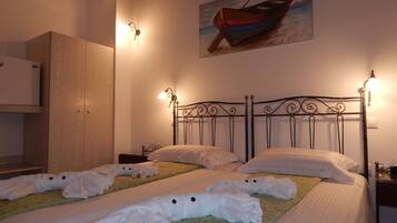 Standard-Dreibettzimmer | Minibar, kostenloses WLAN, BettwÀsche