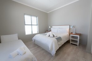 Comfort House, 4 Bedrooms - De Nada (Paternoster)