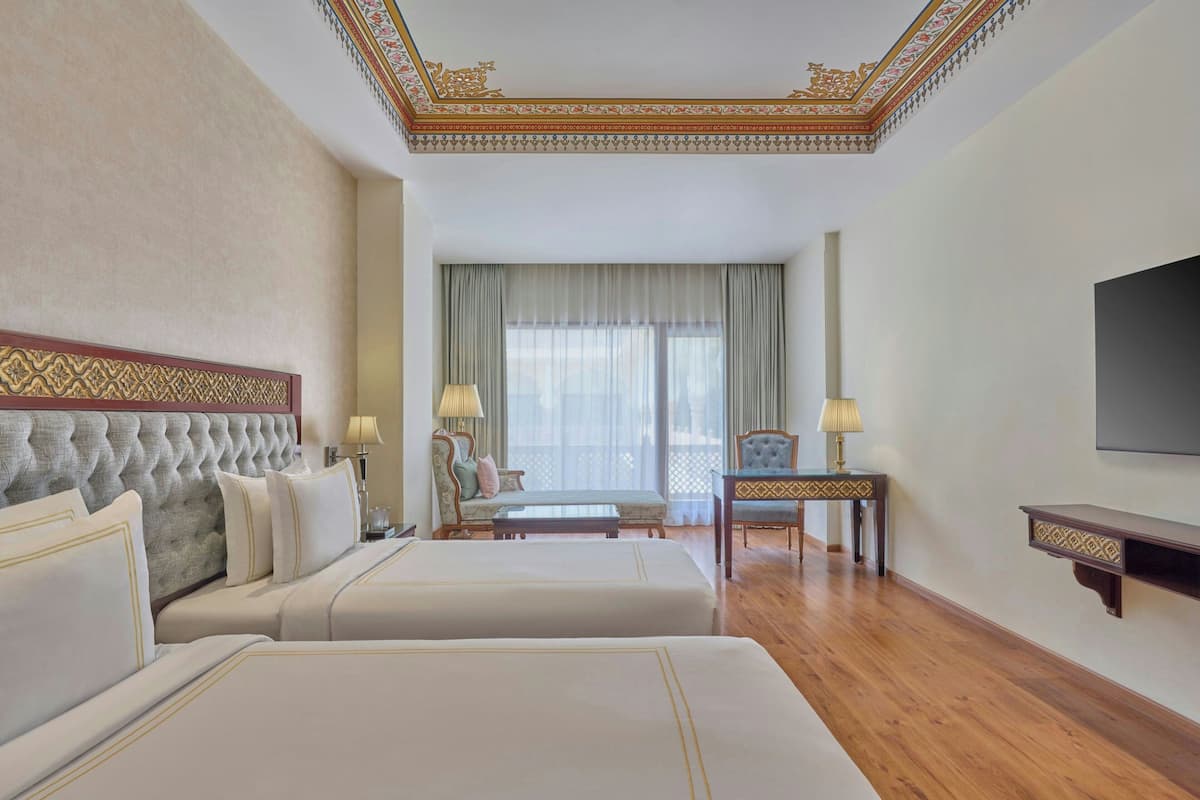 Royal Room, 2 Twin Beds, Balcony | Minibar, in-room safe, desk, laptop workspace