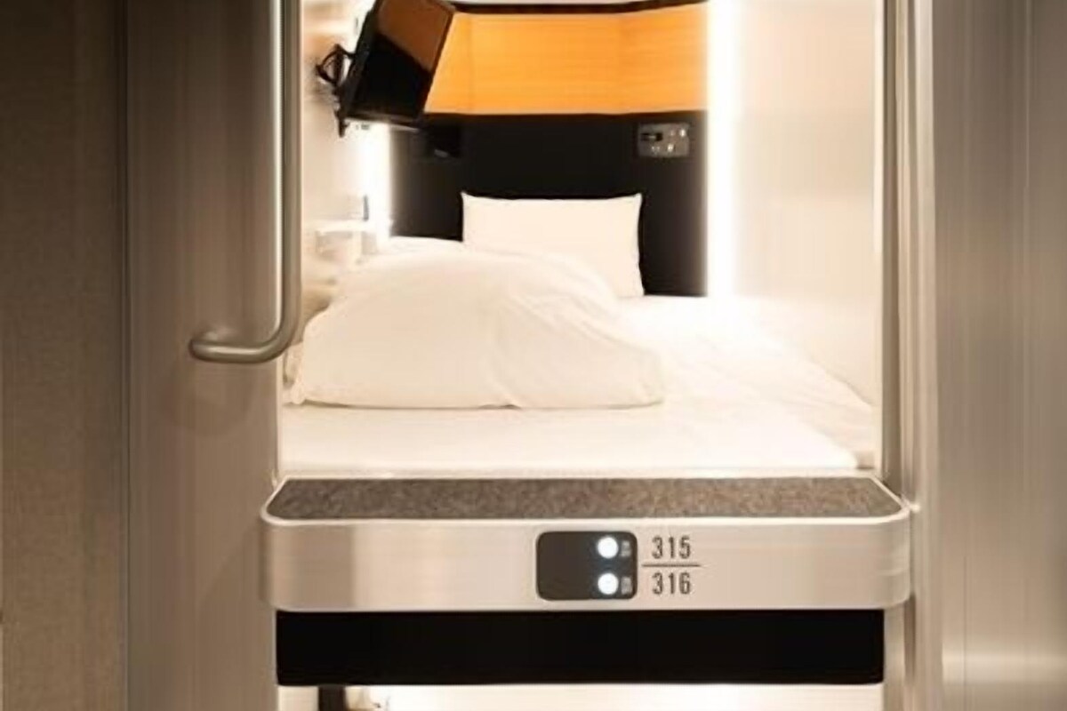 Down duvets, in-room safe, blackout curtains