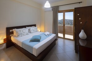 Apartment, 2 Bedrooms, Balcony, Sea View | Desk, laptop workspace, free WiFi, bed sheets - Casa Noste Apartments (Sarandë)