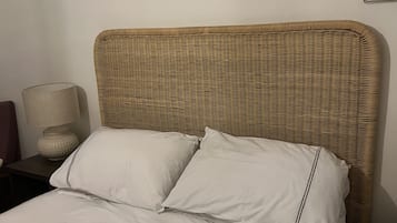 Basic dubbelrum - 1 kingsize-säng - havsutsikt | Mörkläggningsgardiner, gratis wi-fi och sängkläder