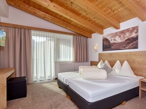 Standard Apartment, 2 Bedrooms | In-room safe, desk, free WiFi, bed sheets