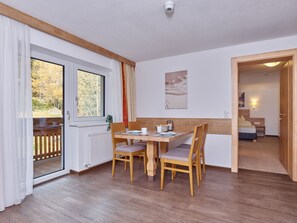 Standard Apartment, 2 Bedrooms | In-room safe, desk, free WiFi, bed sheets - Gästehaus Bergkristall (Soelden)