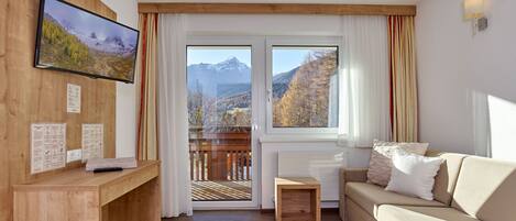 Apartment, 2 Bedrooms | Caja de seguridad en la habitación, escritorio y wifi gratis