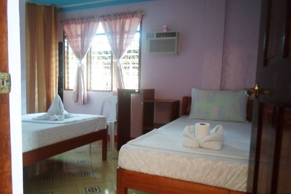 Twin Room | Free WiFi, bed sheets