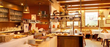 Petit déjeuner buffet compris tous les jours