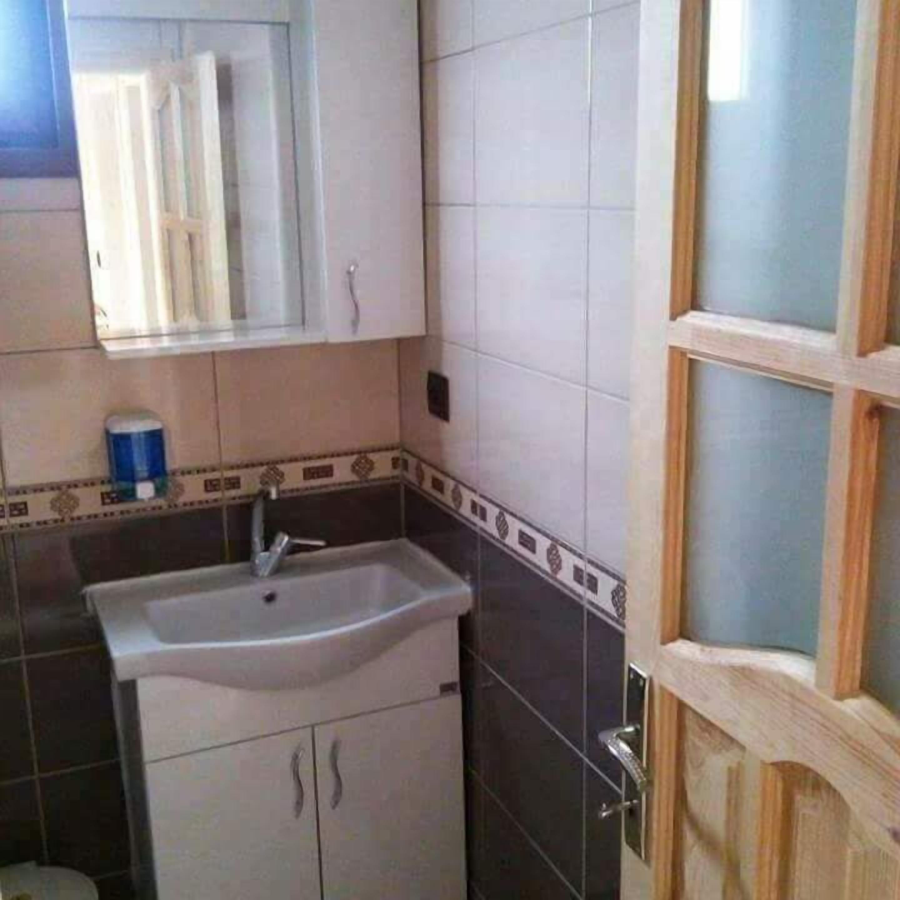 bungalow | bathroom sink