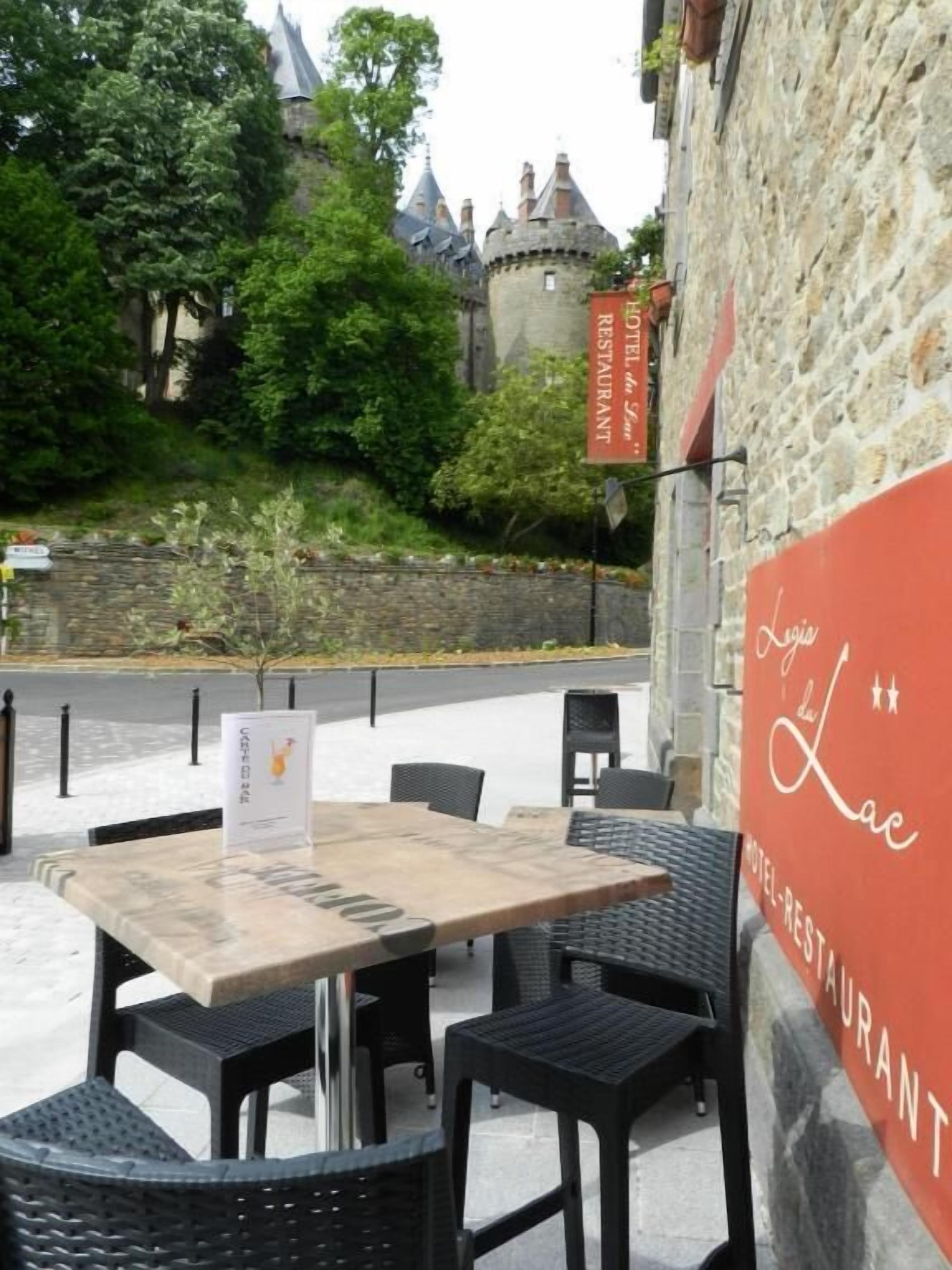 breakfast and dinner served