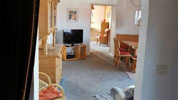 Condo, 2 Bedrooms, Non Smoking, Balcony | Living room | Flat-screen TV