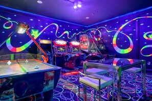 Game room - Themed Games Room | Themed Kids Bedrooms | Private Pool (Kissimmee)