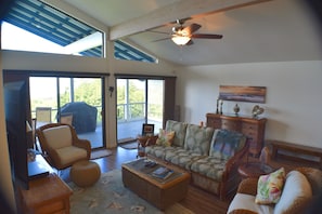 Smart-TV, peis, bøker og printere