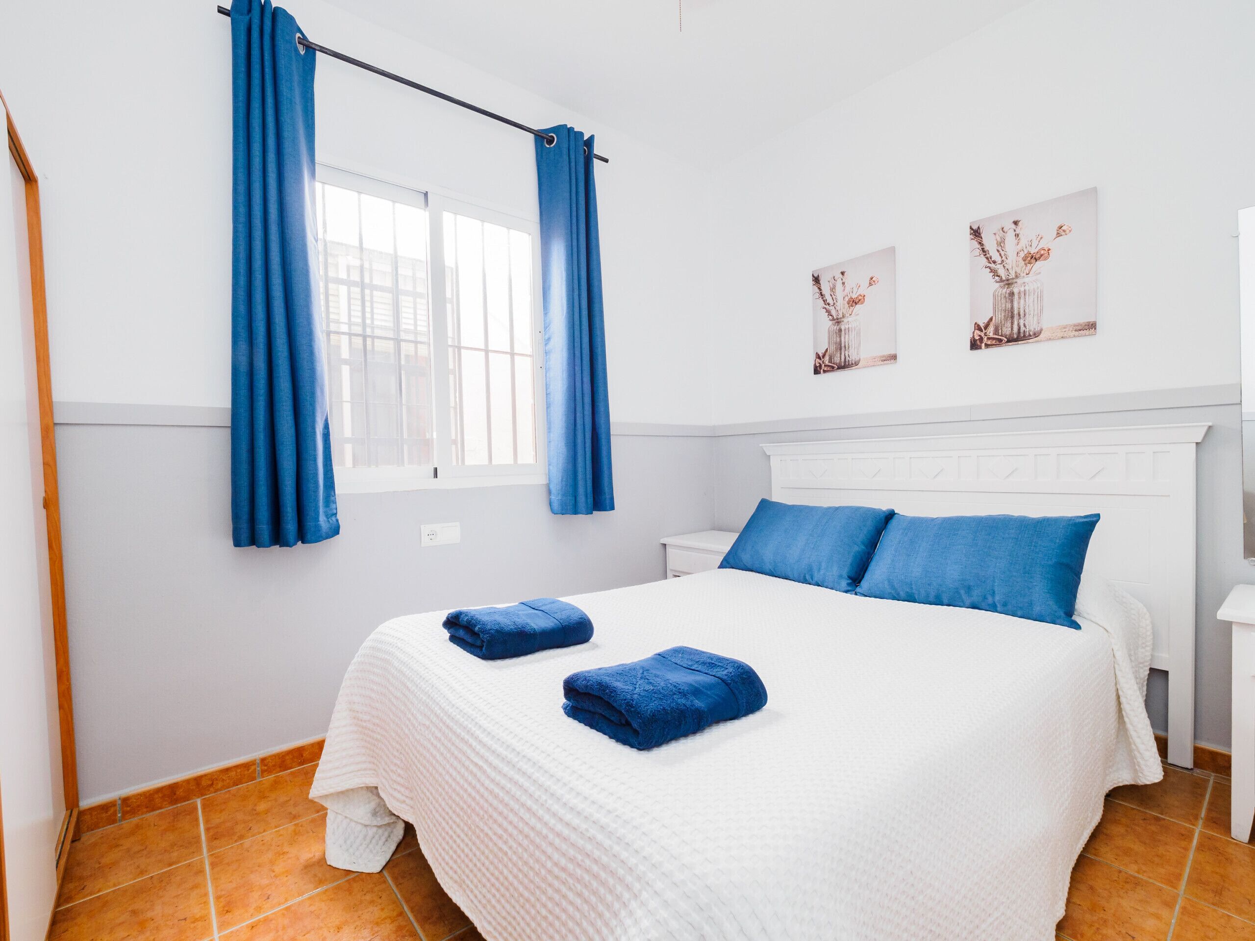 3 slaapkamers, een strijkplank/strijkijzer, gratis wifi, beddengoed