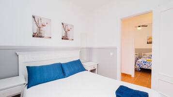 3 chambres, fer et planche à repasser, Wi-Fi gratuit, draps fournis