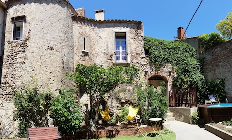 Fachada de la propiedad