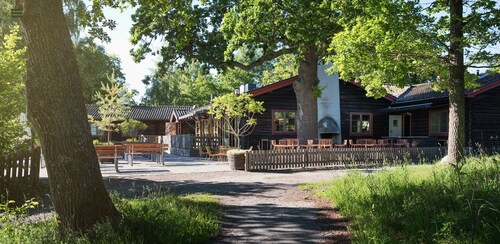 Villa in nice suburb of Stockholm, close to lake, archipelago and sea