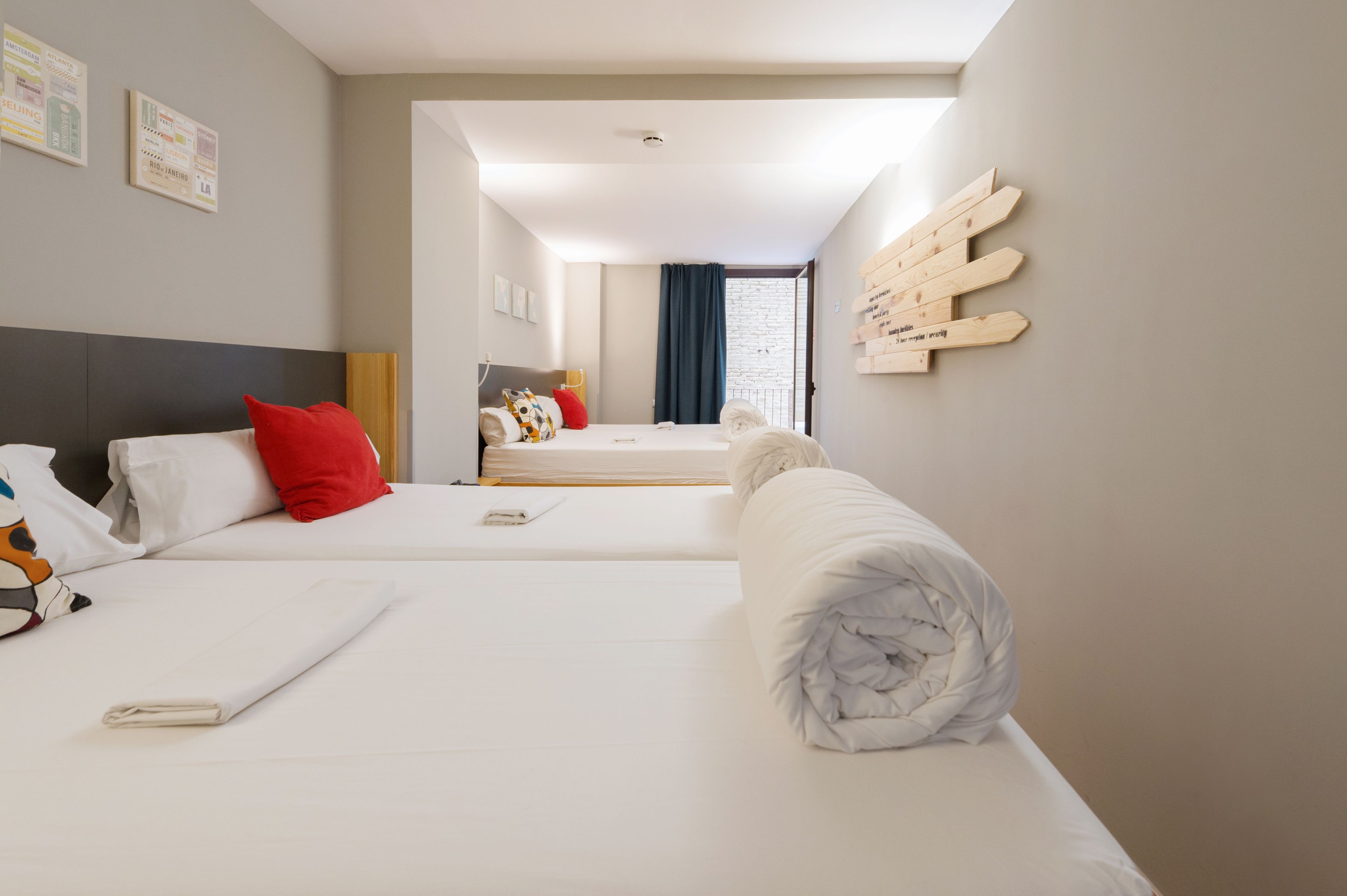 Quadruple Room, Non Smoking, Private Bathroom | Desk, free WiFi