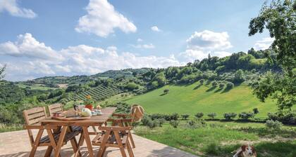 Cozy home in Mombaroccio -PU- with WiFi
