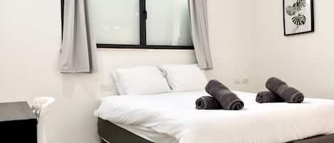 Deluxe Duplex, 4 Bedrooms, Terrace | 4 bedrooms, desk, iron/ironing board, free WiFi