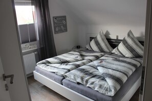 2 chambres, coffres-forts dans les chambres, lit parapluie, Wi-Fi