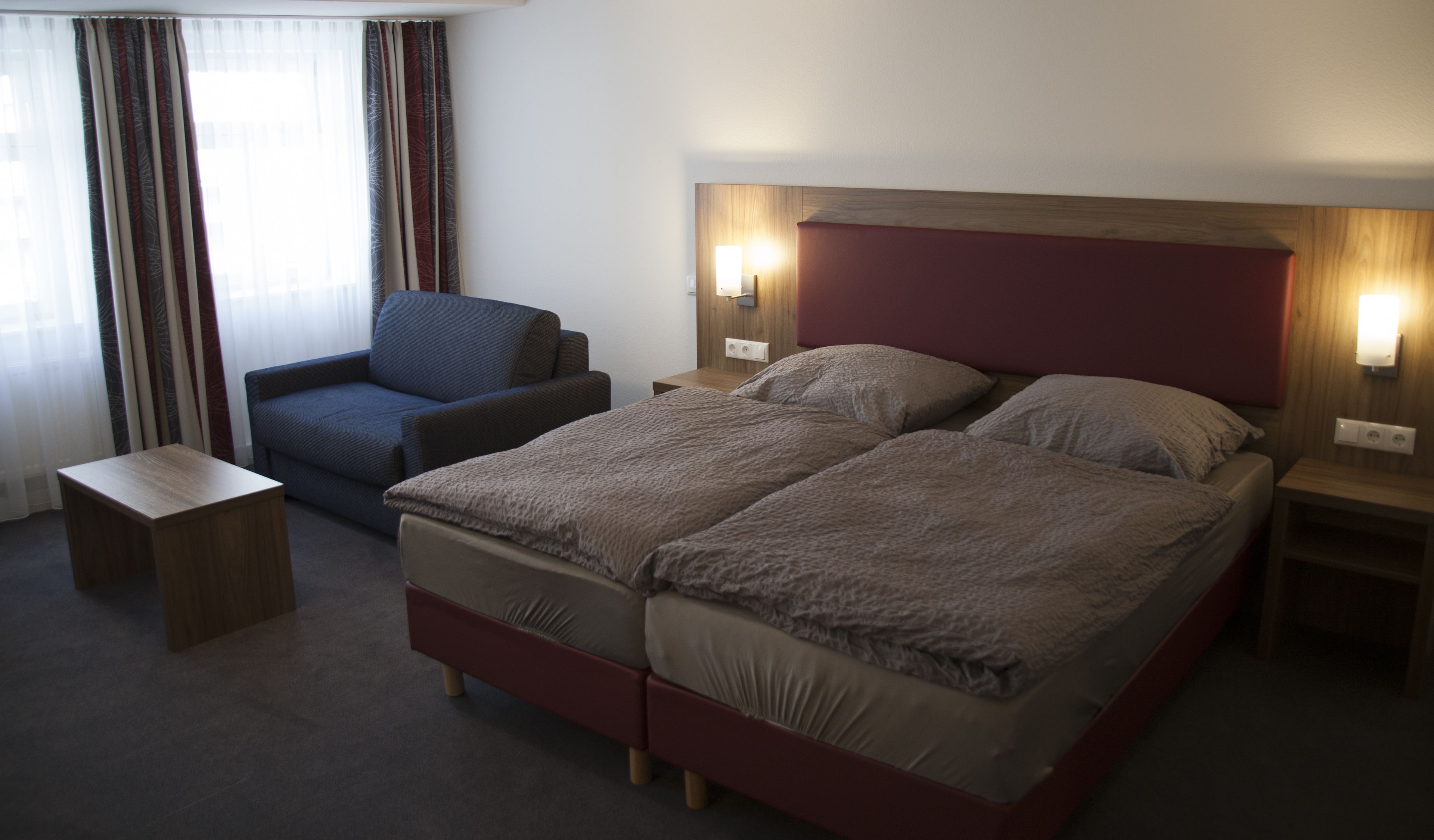 triple room | in-room safe, desk, iron/ironing board, free wifi
