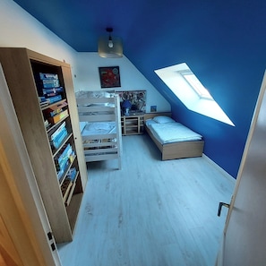 4 bedrooms, iron/ironing board, free WiFi, bed sheets - Small Breton house from Saturday to Saturday (Ploubazlanec)