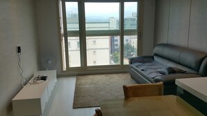 Appartement | Woonruimte | Een flatscreentelevisie