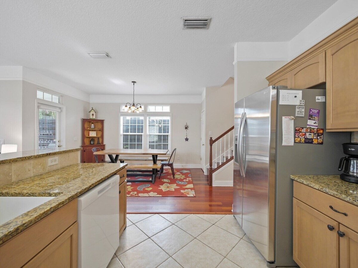 Photo 9 of Lions Bridge: Modern 3 bedroom Home in Historic Lincolnville - walk to Historic