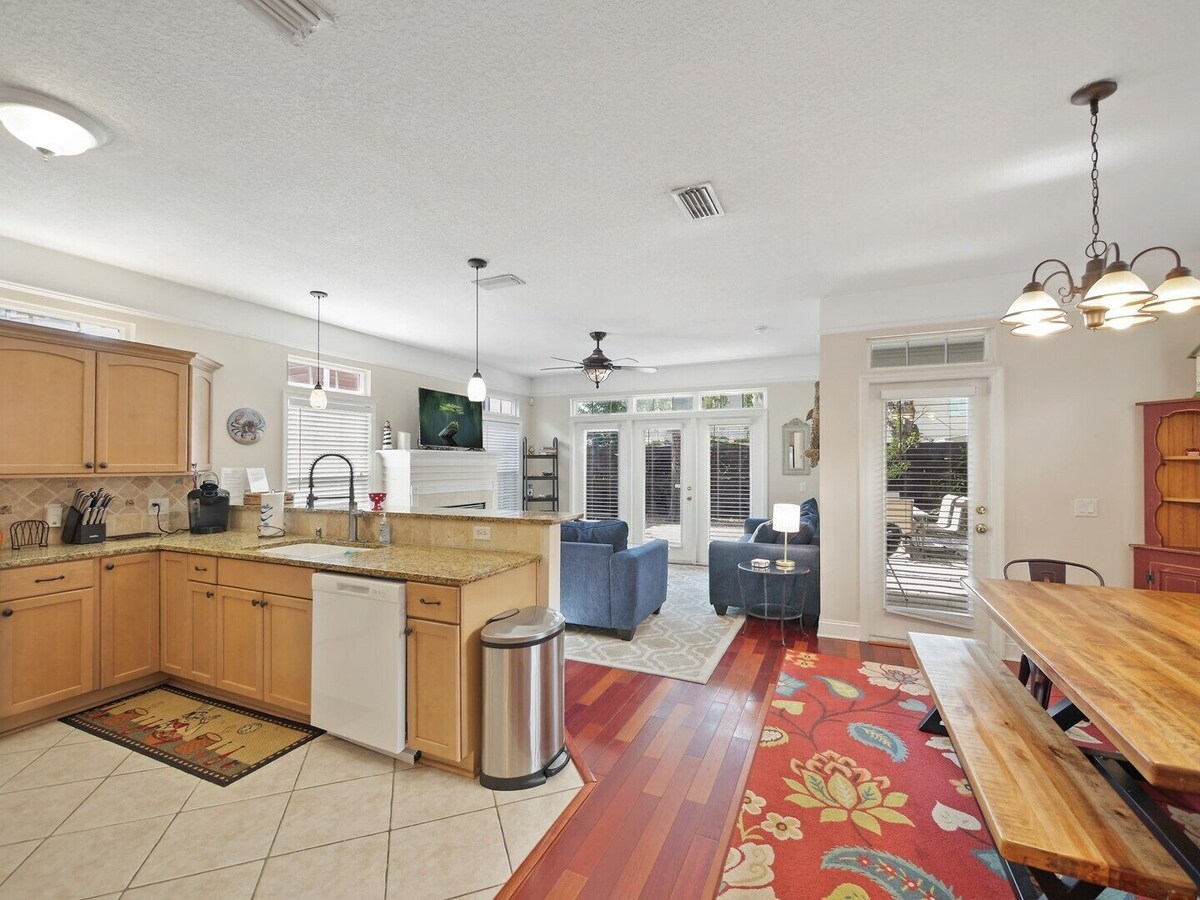 Photo 3 of Lions Bridge: Modern 3 bedroom Home in Historic Lincolnville - walk to Historic