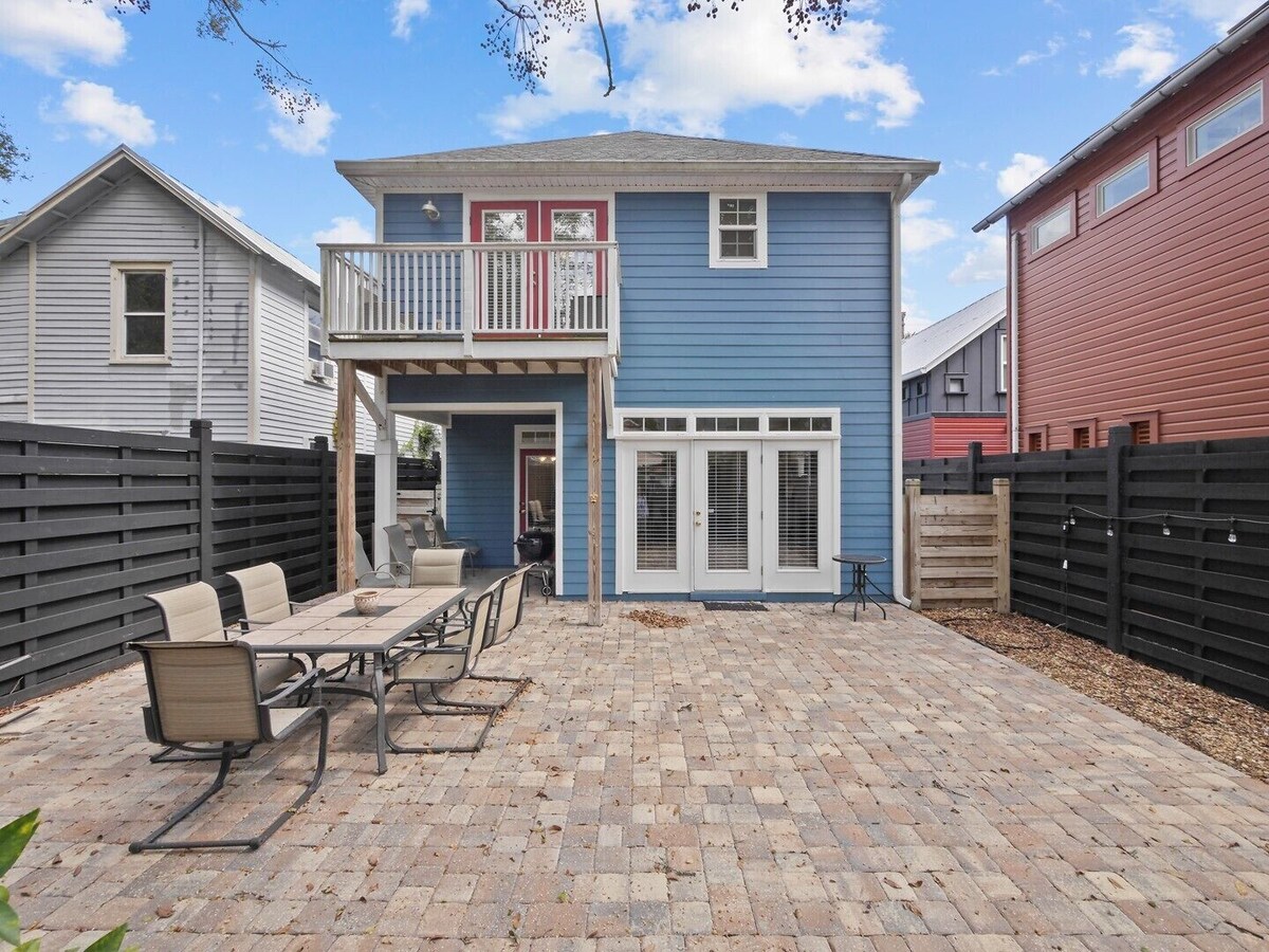 Photo 13 of Lions Bridge: Modern 3 bedroom Home in Historic Lincolnville - walk to Historic