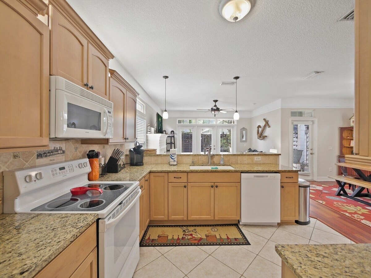 Photo 8 of Lions Bridge: Modern 3 bedroom Home in Historic Lincolnville - walk to Historic
