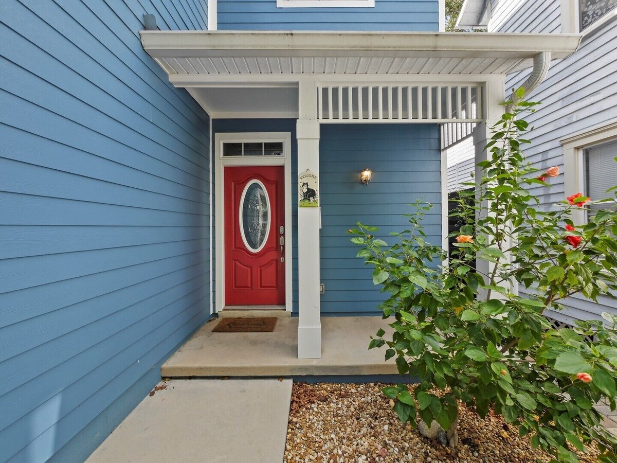 Photo 2 of Lions Bridge: Modern 3 bedroom Home in Historic Lincolnville - walk to Historic