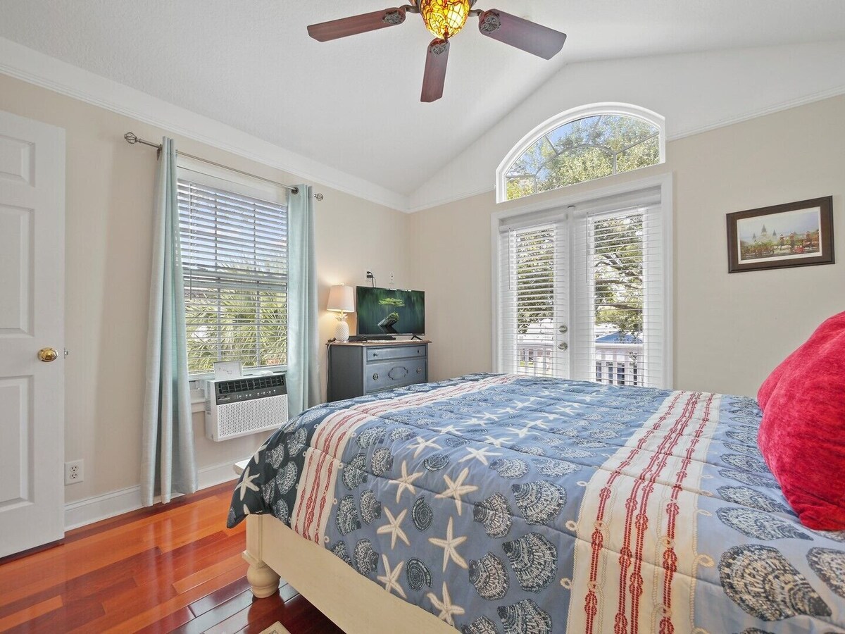 Photo 21 of Lions Bridge: Modern 3 bedroom Home in Historic Lincolnville - walk to Historic