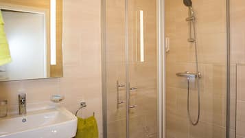 Shower, free toiletries, hair dryer, towels