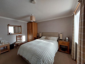 Ferros/tábuas de passar roupa, Wi-Fi de cortesia, roupa de cama