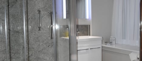 Double Room, Ensuite | Bathroom