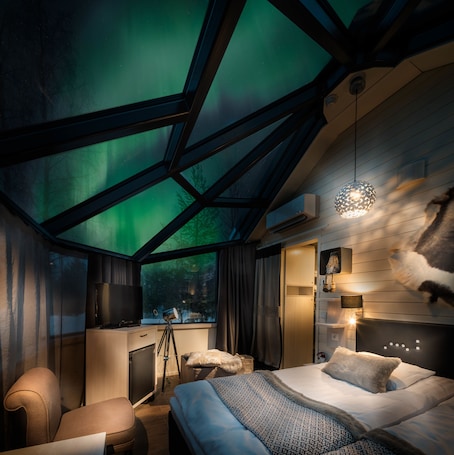 Premium Igloo with Sauna | Minibar, soundproofing, free WiFi, bed sheets. Santa's Igloos Arctic Circle