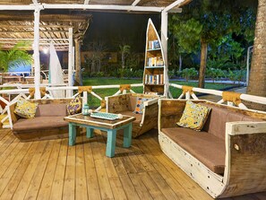 4 bars/lounges, poolside bar - Zanzibar Bay Resort (Marumbi)