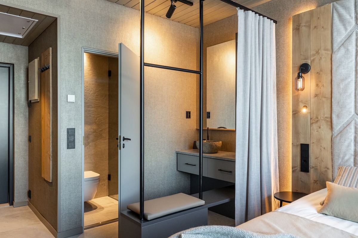 Soundproofing, iron/ironing board, free WiFi, bed sheets