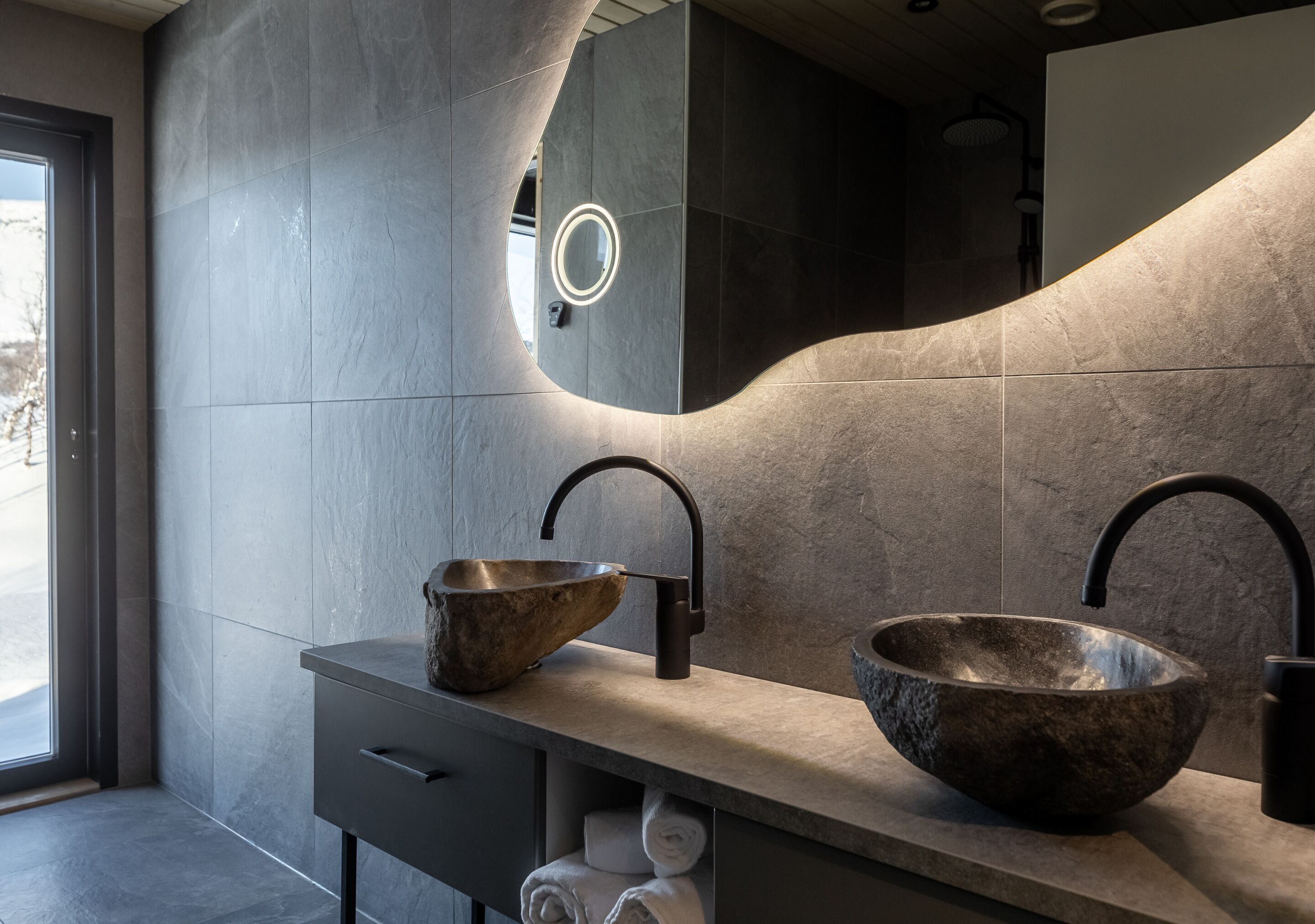Bathroom | Shower, hair dryer, bidet, towels