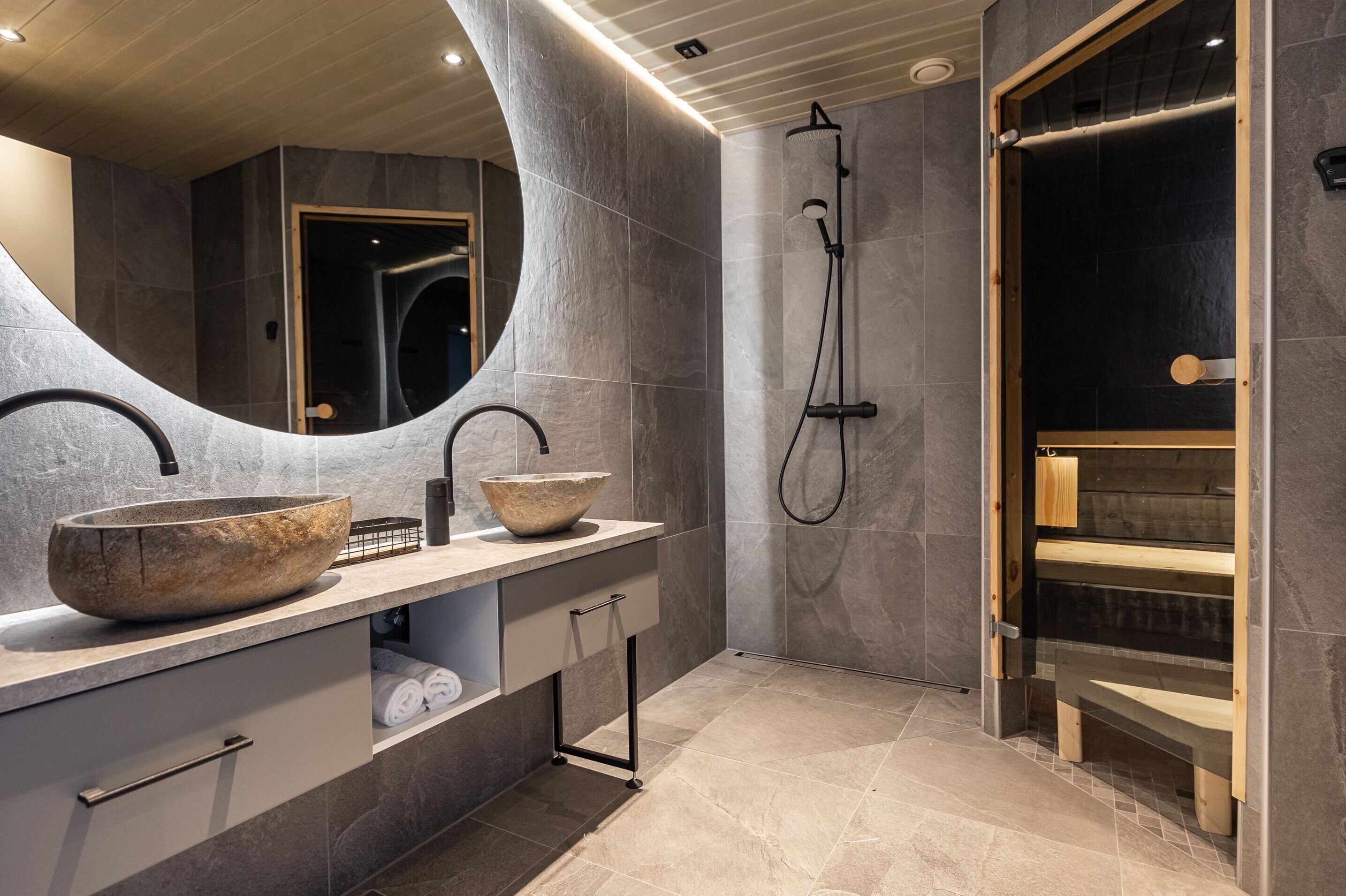 Bathroom | Shower, hair dryer, bidet, towels