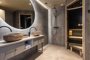Shower, hair dryer, bidet, towels