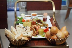 Daily buffet breakfast for a fee