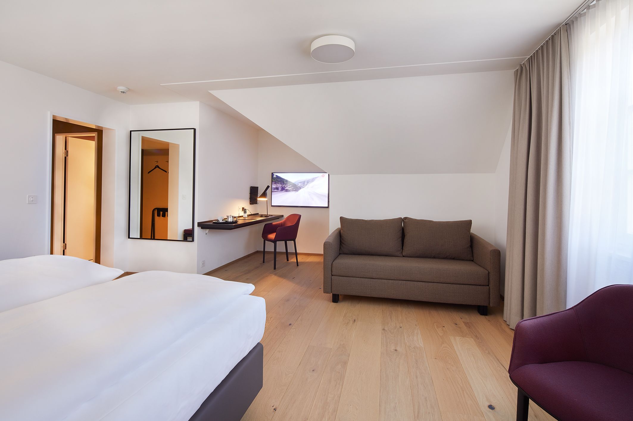 deluxe double room | 1 bedroom, premium bedding, minibar, in-room safe