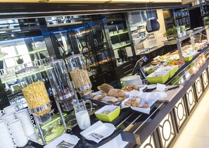Daily buffet breakfast for a fee - Vola Residence (Warsaw)